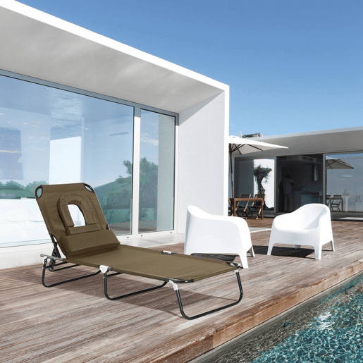 Outsunny Espreguiçadeira Dobrável com Encosto Ajustável em 4 Posições Espreguiçadeira de Jardim com Orifício para Leitura Almofada Estrutura Metálica e Tecido Oxford para Praia Terraço Carga 120 kg 190x56x28 cm Castanho