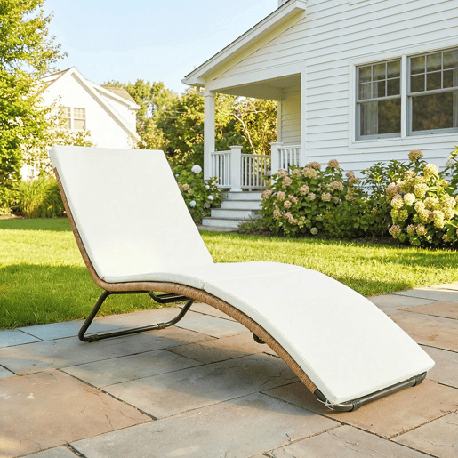 Outsunny Espreguiçadeira de Vime em Forma de S, Espreguiçadeira de Jardim Exterior com Almofada, Assento Respirável e Estrutura de Aço, Carga 120 kg, para Pátio, Praia, Terraço e Piscina, Creme