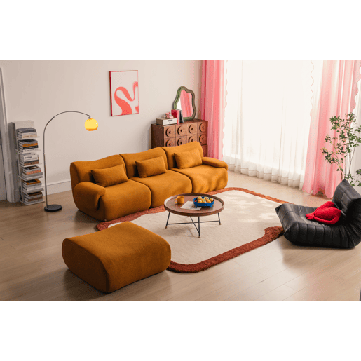 Sofá modular de 3 lugares com chaise longue, tecido bouclé na cor marrom canela