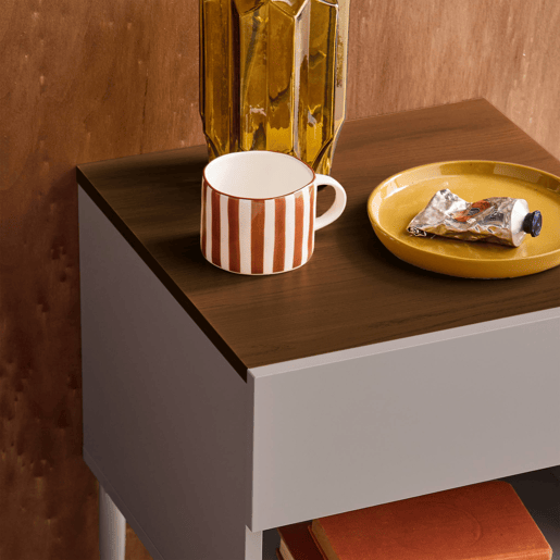Mesa de cabeceira em metal com acabamento em madeira Cinza - 40x40x50 cm