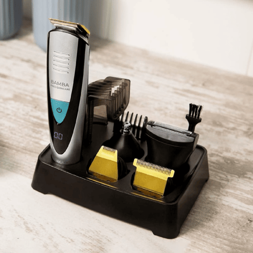 Cecotec Máquina de barbear Multigrooming 5 em 1 waterproof com bateria de lítio, lâminas com revestimento de titânio. Cecotec Máquina de barbear Multigrooming 5 em 1 waterproof com bateria de lítio, lâminas com revestimento de titânio.