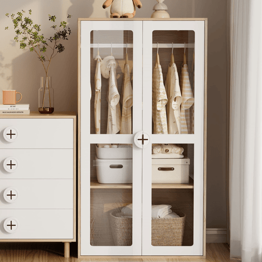 Armário infantil 80x50x150 cm - 2 portas, prateleiras ajustáveis, puxadores em madeira - Natural+Branco
