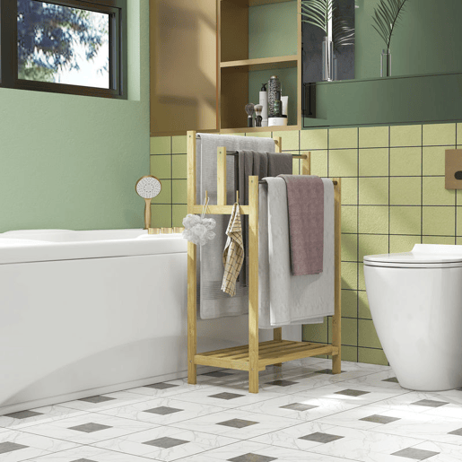HOMCOM Toalheiro de Pé de Bambu Toalheiro Escada para Casa de Banho com 3 Barras de Aço Inoxidável Prateleira Aberta 4 Ganchos Estilo Moderno 50,5x31x90 cm Madeira