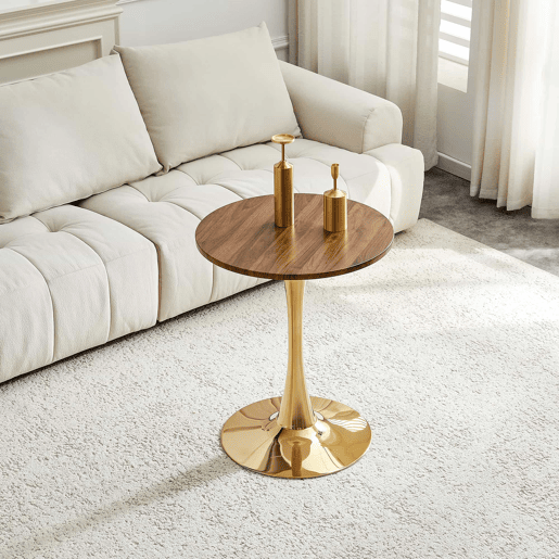 Mesa auxiliar redonda 60 cm - tampo em MDF com tecnologia termoformada, acabamento efeito madeira nogal, base metálica dourada - Nogal e Dourado