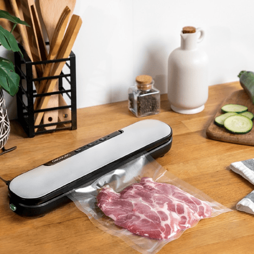 Cecotec Embaladora a vácuo que permite manter os alimentos frescos durante mais tempo, de uma maneira muito fácil.