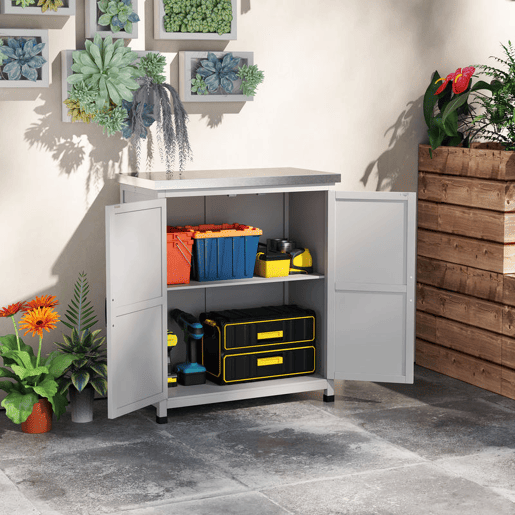 Outsunny Armário de Exterior em Madeira Armário de Jardim com Tampo de Aço Galvanizado Prateleira 2 Portas Abrigo de Jardim para Armazenamento de Ferramentas 79x43x92 cm Cinza