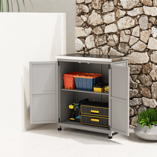 Outsunny Armário de Exterior em Madeira Armário de Jardim com Tampo de Aço Galvanizado Prateleira 2 Portas Abrigo de Jardim para Armazenamento de Ferramentas 79x43x92 cm Cinza