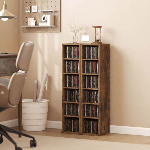 HOMCOM Estante para CD ou DVD Suporte para CD com 12 Compartimentos para 204 CDs e Prateleira Ajustável para Sala de Estar Dormitório Escritório 2 Unidades 21x22,5x88,5 cm Castanho Rústico HOMCOM Estante para CD ou DVD Suporte para CD com 12 Compartimentos para 204 CDs e Prateleira Ajustável para Sala de Estar Dormitório Escritório 2 Unidades 21x22,5x88,5 cm Castanho Rústico