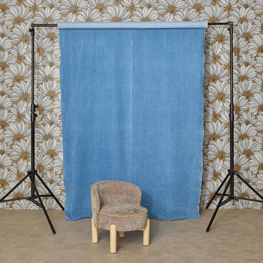 Poltrona infantil vintage em madeira de seringueira e tecido chenille Taupe - 46x44x52 cm