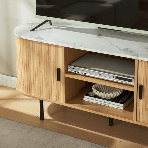 Mesa de TV Tvedestrand com 2 portas 140 x 40 x 55 cm bambu Natural Mármore branco en.casa