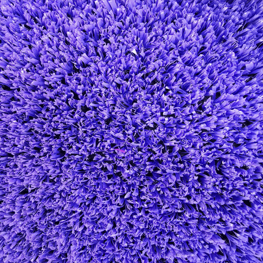 Grama artificial 8mm  2x30 (60m2)  34000 pontos m2  roxo